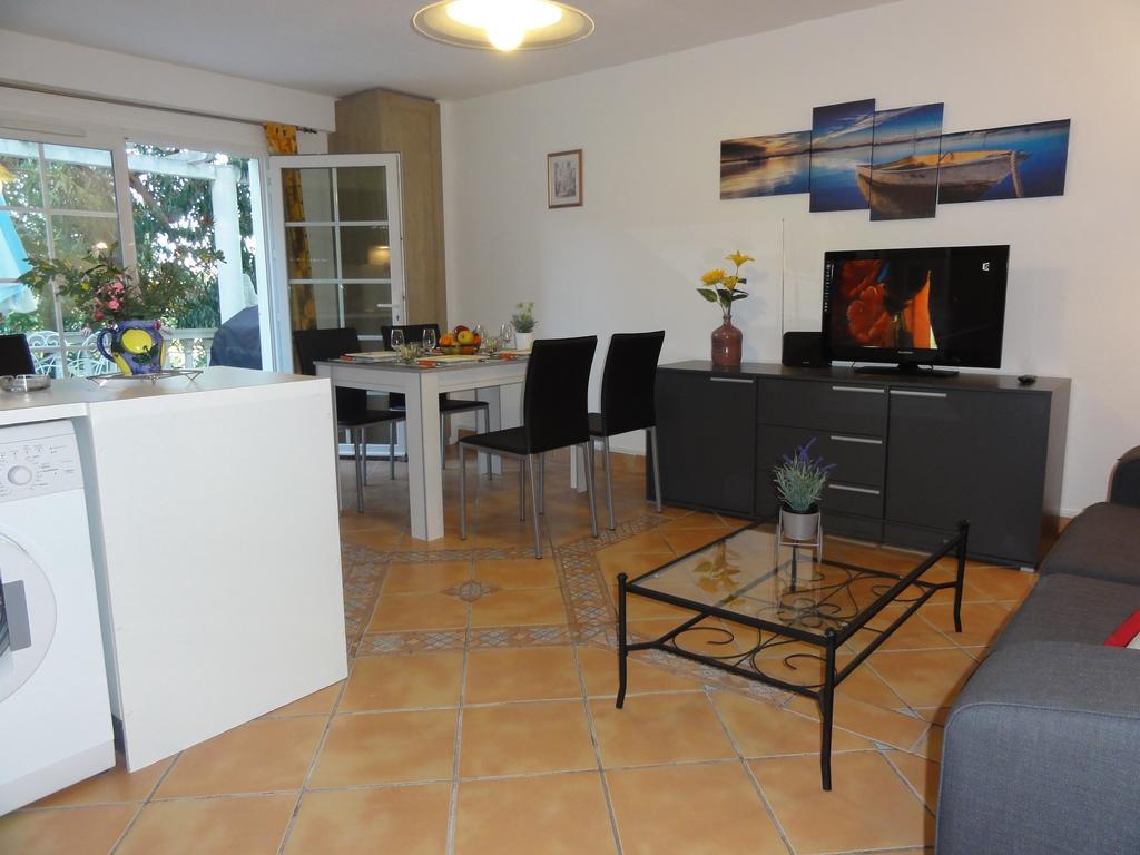 Au Reveil Des Cigales Hotell Saint Aygulf Rom bilde